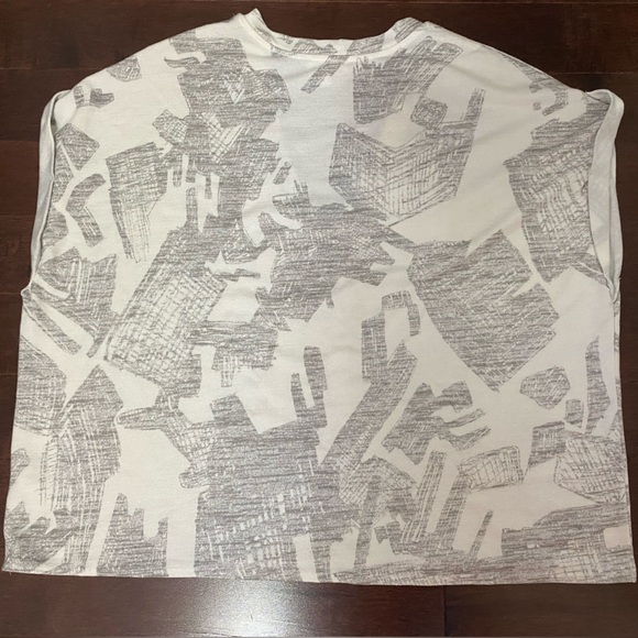 Wilfred Free T-shirt - Picture 2 of 8